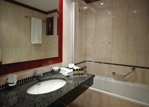 Hotel Roda Beach Resort & Spa