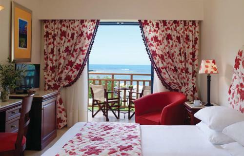 Hotel Roda Beach Resort & Spa