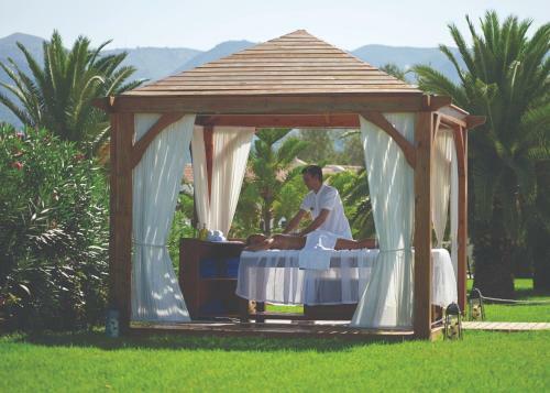 Hotel Roda Beach Resort & Spa