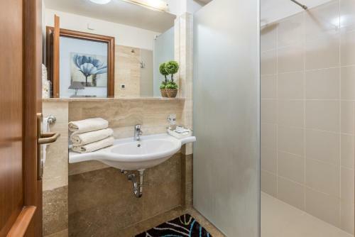 Apartments Lav & Lavica