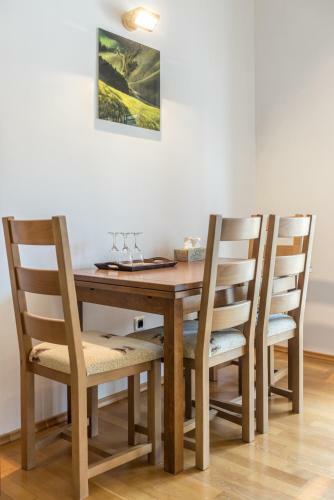 Apartments Lav & Lavica