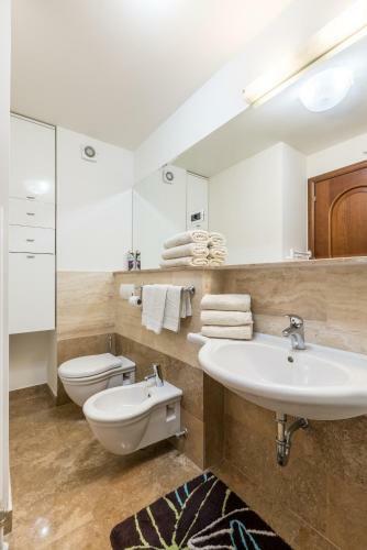 Apartments Lav & Lavica