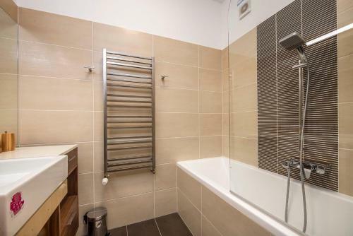 Apartman Viktoria, Apartment House Oliver