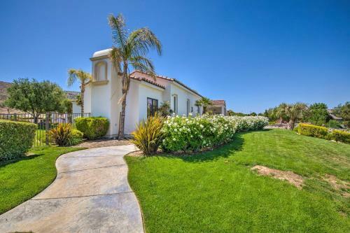 Stunning Palmdale Villa Oasis On Vineyard!