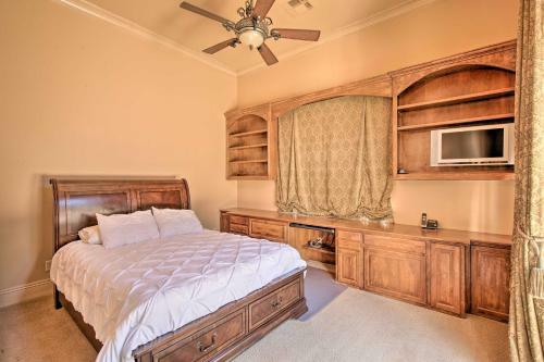 Stunning Palmdale Villa Oasis On Vineyard!