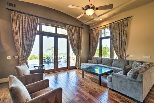 Stunning Palmdale Villa Oasis On Vineyard!