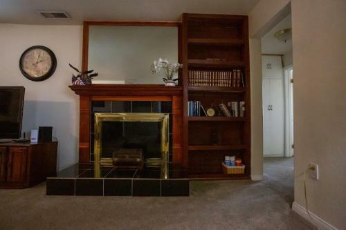 Spectacular 4br Home On 2 Acre Estate
