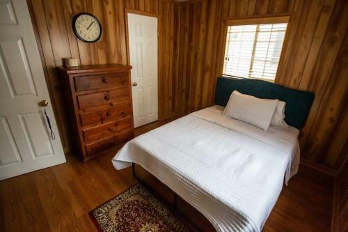 Spectacular 4br Home On 2 Acre Estate
