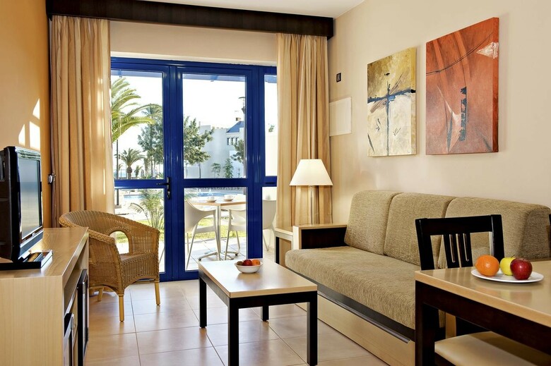 Grupotel Playa Feliz