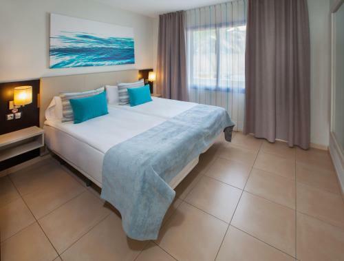Grupotel Playa Feliz