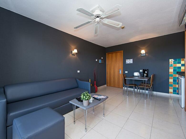Axelbeach Maspalomas Apartments & Lounge Club - Adults Only