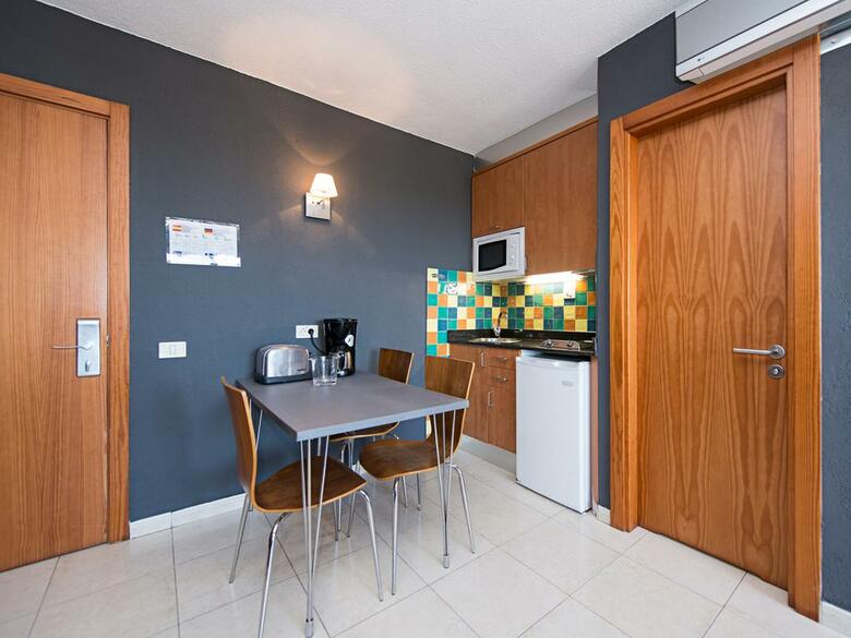 Axelbeach Maspalomas Apartments & Lounge Club - Adults Only