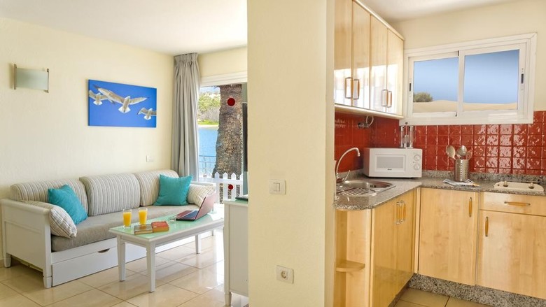 Cocoteros Apartments - Riversun Touristics