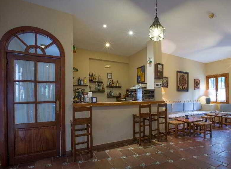 Hotel Humaina(.)