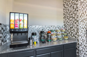 Hotel Quality Inn East