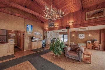 Hotel Brandin Iron Inn
