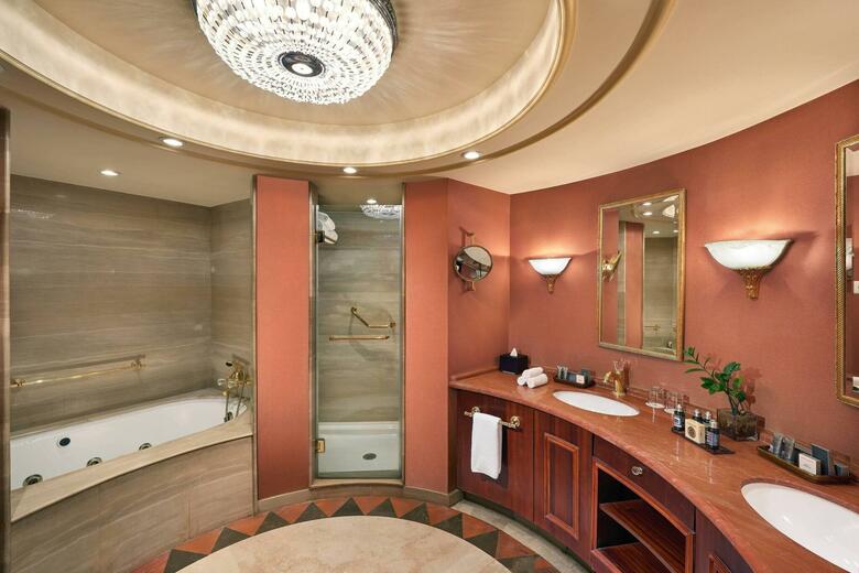 Cairo Marriott Hotel & Omar Khayyam Casino