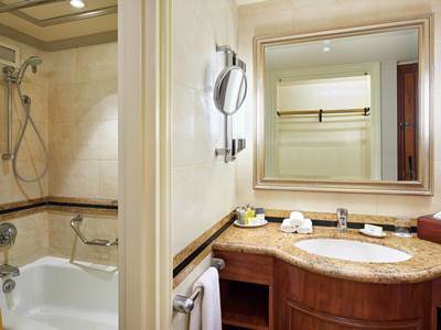 Cairo Marriott Hotel & Omar Khayyam Casino