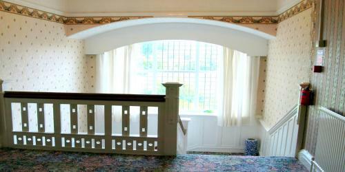Bed & Breakfast Cloisters Guest House