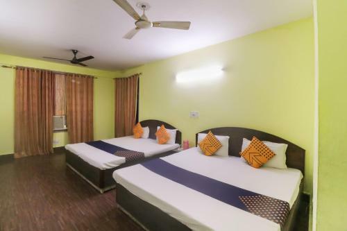 Spot On 64059 Hotel Raj Palace