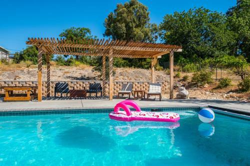 Poolside Paradise