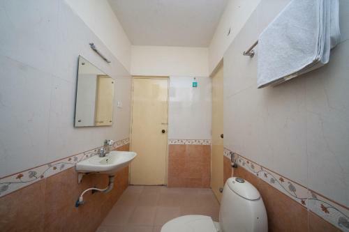 Hotel Oyo 28748 Geetham Homes