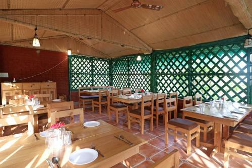 Hotel Oyo 14559 The Gharonda