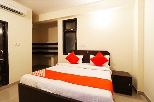 Hotel Oyo 60914 Crb Palace