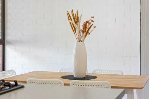 Mudjimba Beach House, Sleeps 6, Pet Friendly
