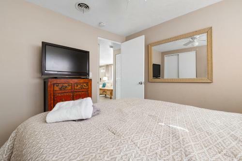 3 Bedroom Pool Home 5 Miles From Best Beaches Around Home