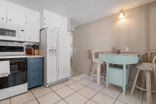 3 Bedroom Pool Home 5 Miles From Best Beaches Around Home