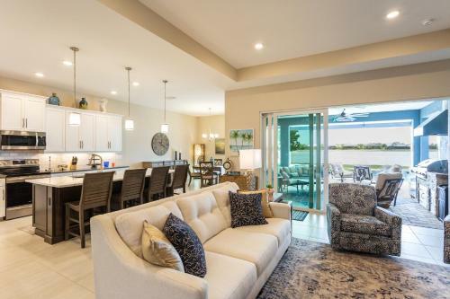 Vernazza Vacation Rental In Naples Reserve