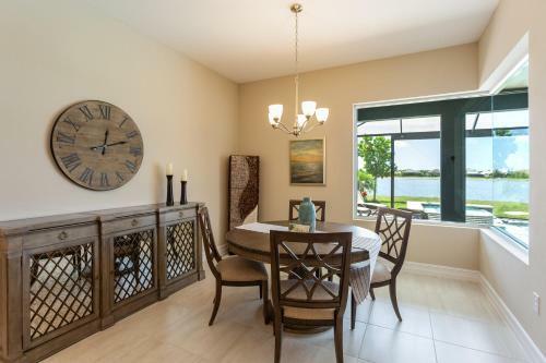Vernazza Vacation Rental In Naples Reserve