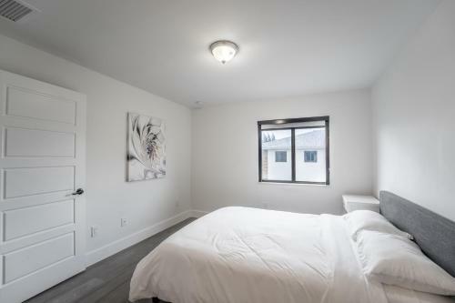 Villa Luxury Condo 4 Beautiful Bedroom Great Location!