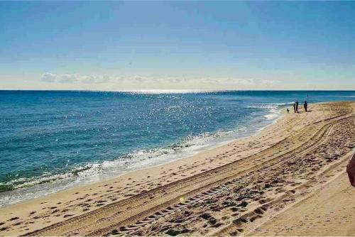 Family Blue Home 6beds&2baths Olas Boulevard