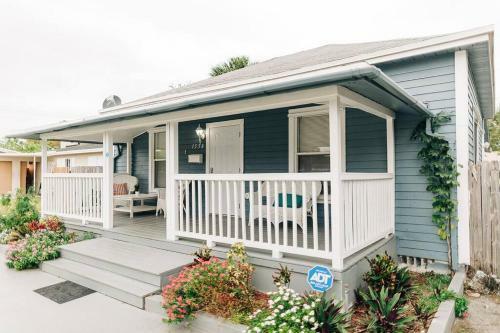 Family Blue Home 6beds&2baths Olas Boulevard