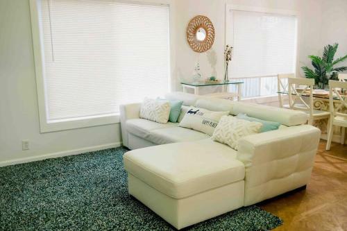 Family Blue Home 6beds&2baths Olas Boulevard