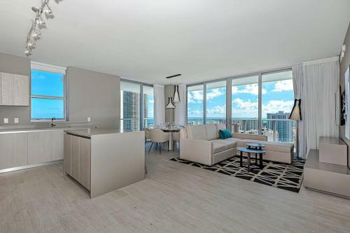 5 Wrap Around Balcony 2br Insane Views