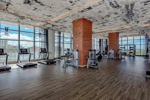 5 Wrap Around Balcony 2br Insane Views