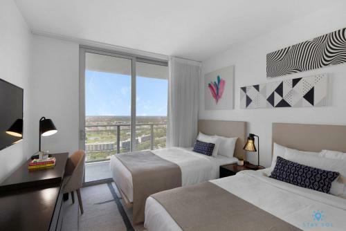 5 Amenities Luxury 3 Br Front Intercostal View
