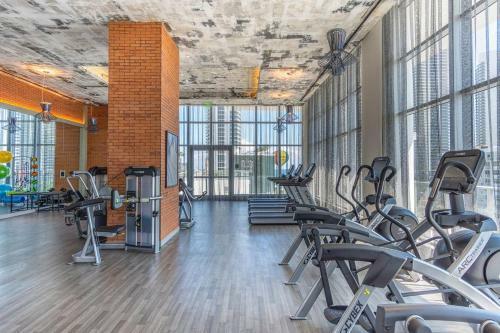 5 Amenities Luxury 3 Br Front Intercostal View