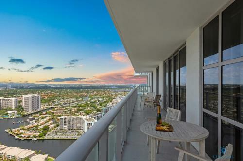 5 Amenities Luxury 3 Br Front Intercostal View