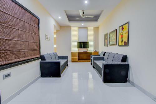 Hotel Oyo 23021 Royal Residence