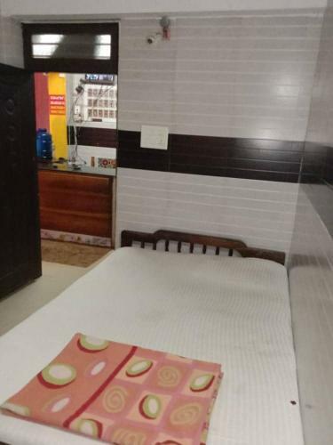 Hotel Spot On 86533 Stay With Karthiks