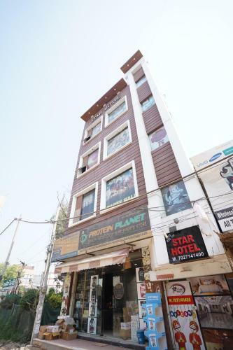 Star Hotel And Restaurant By Wb Inn