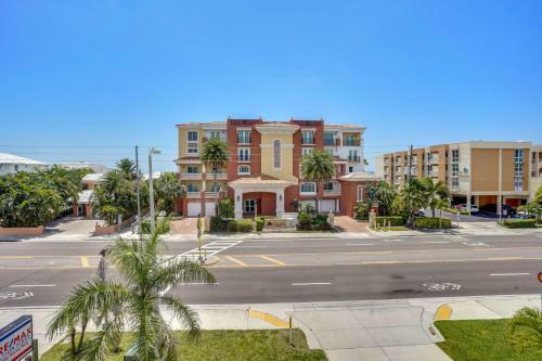 Redington Townhouse- Beach Luxury, Amazing Location