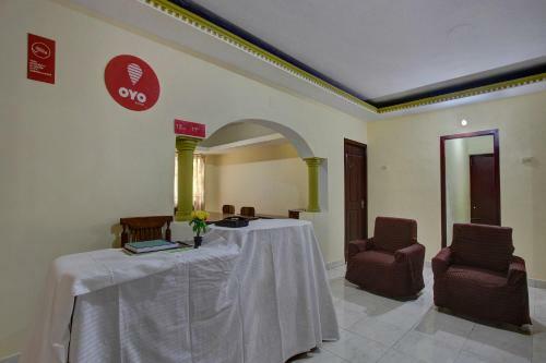 Hotel Oyo 22924 Gv Residency