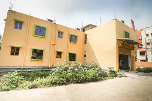 Hotel Oyo 65236 Cyber City Inn