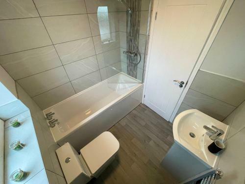 Newly Refurbished 3 Bedroom House