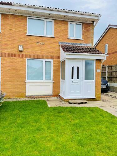 Newly Refurbished 3 Bedroom House
